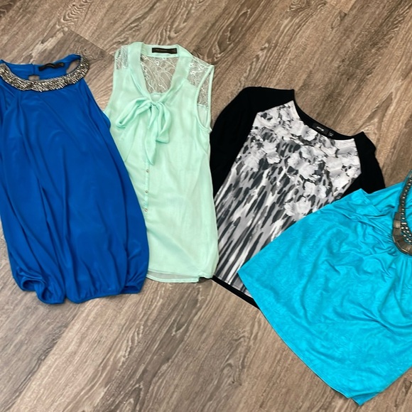 Bundle of 4 Tops - Picture 1 of 7